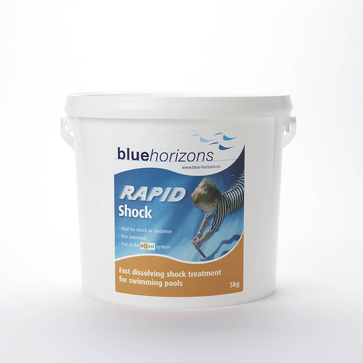 White plastic bucket labeled ’blue horizons rapid shock,’ a 5kg fast-dissolving shock treatment for swimming pools.