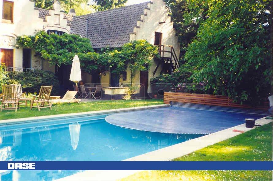 Blue oase pool cover